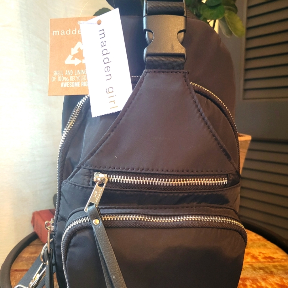 🦚 Madden Girl Backpack Sling